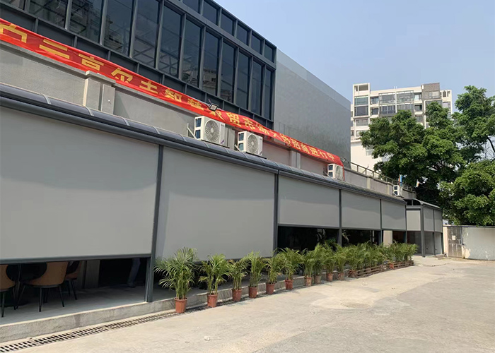 阳台电动防风卷帘